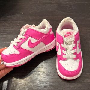 Nike Kids Sneakers in Pink and White